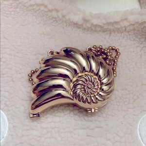 Mini Gold Shell-Shaped purse